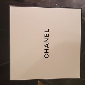Chanel gift box